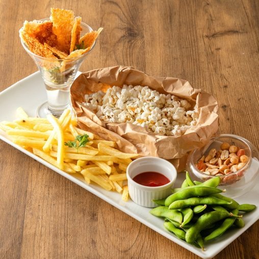 ダーツプレイを彩る美食の数々 | REGALO赤羽駅前店