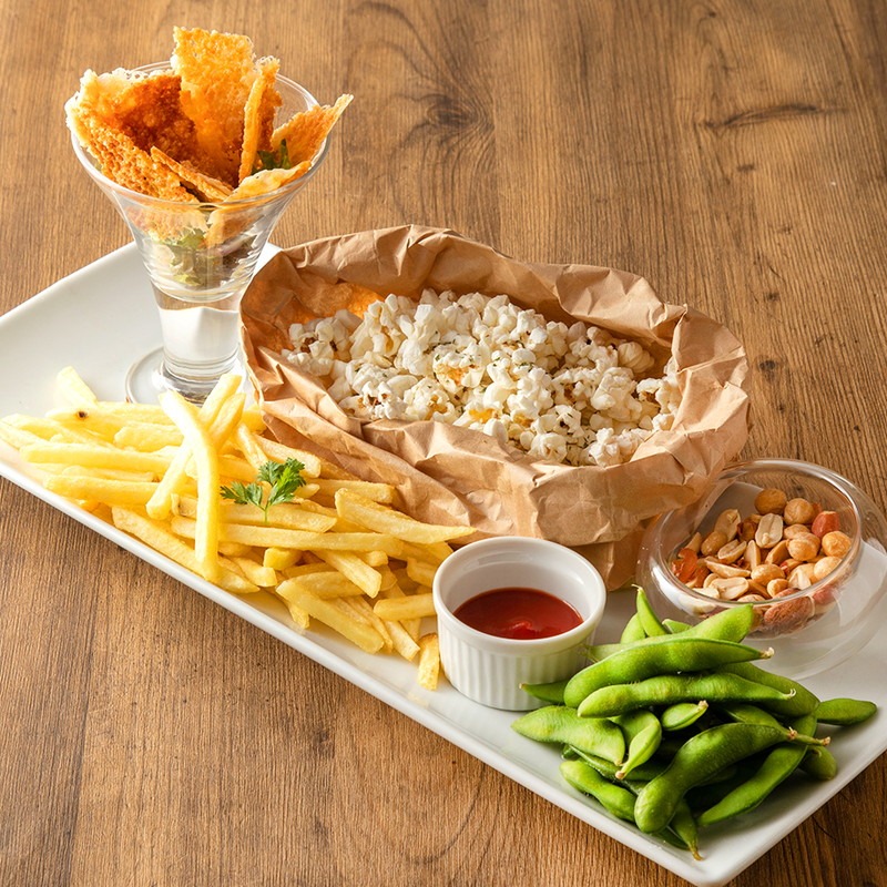 気軽につまめるスナックメニューがおすすめです | REGALO TOKYO 秋葉原駅前店