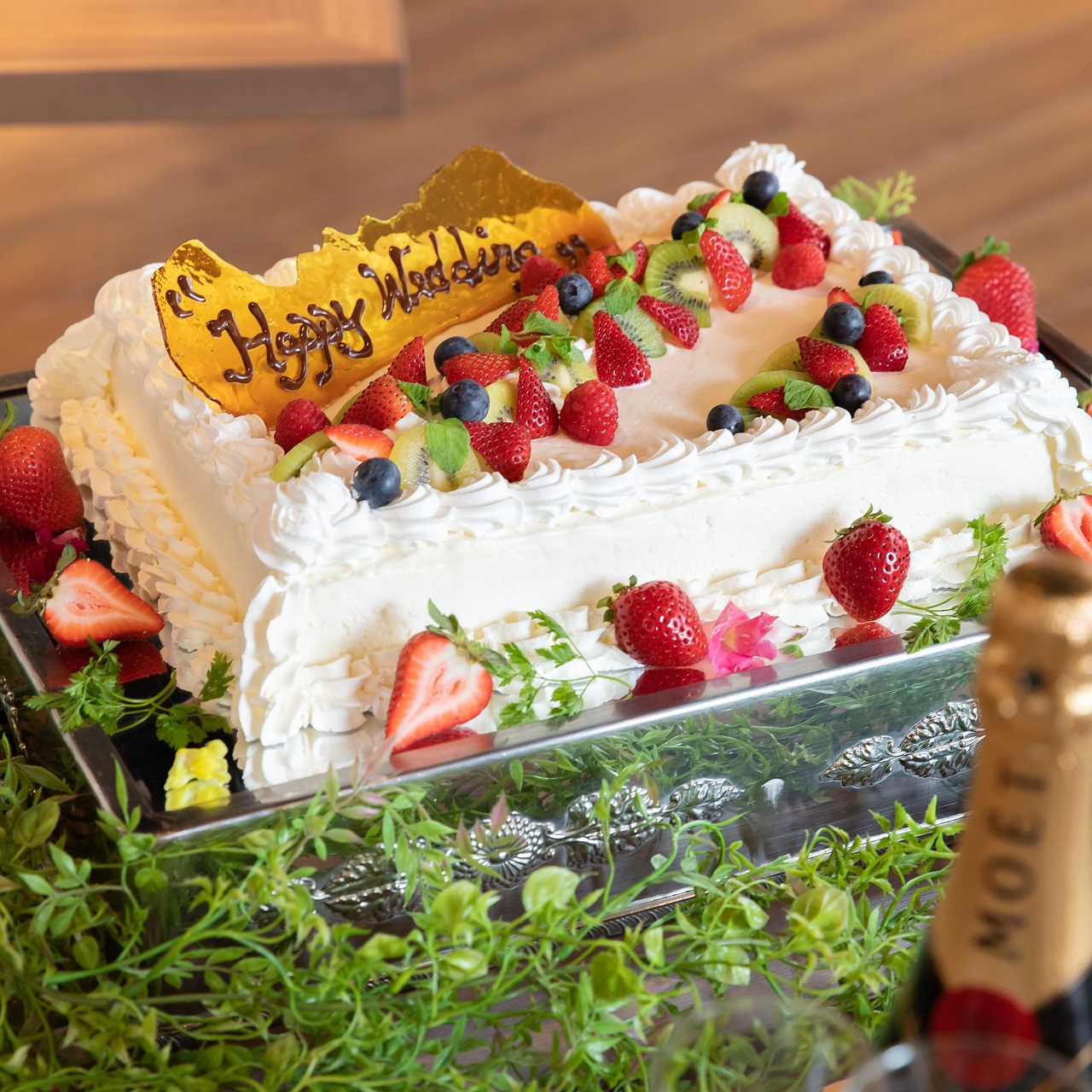 ANNIVERSARY　メッセージ付ホールケーキ