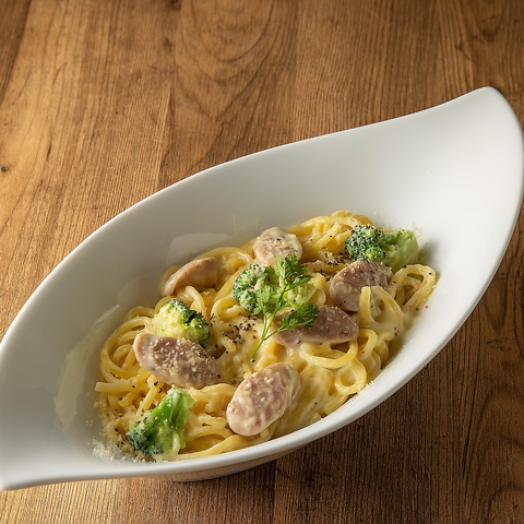 デザートの前にお食事ものでお腹いっぱいに | REGALO TOKYO 秋葉原駅前店