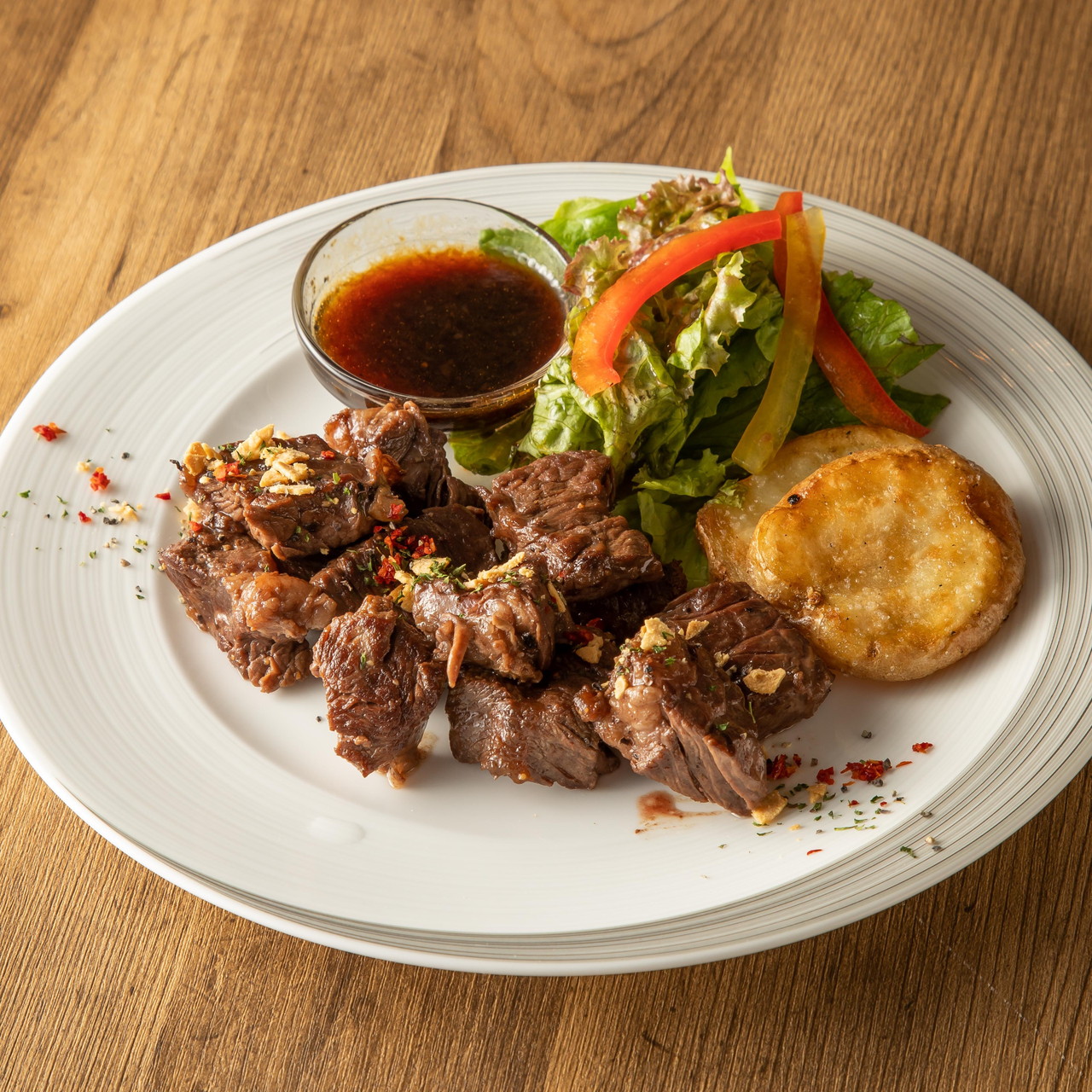 ボリュームのあるお肉料理をメインディッシュに | REGALO TOKYO 横浜西口店